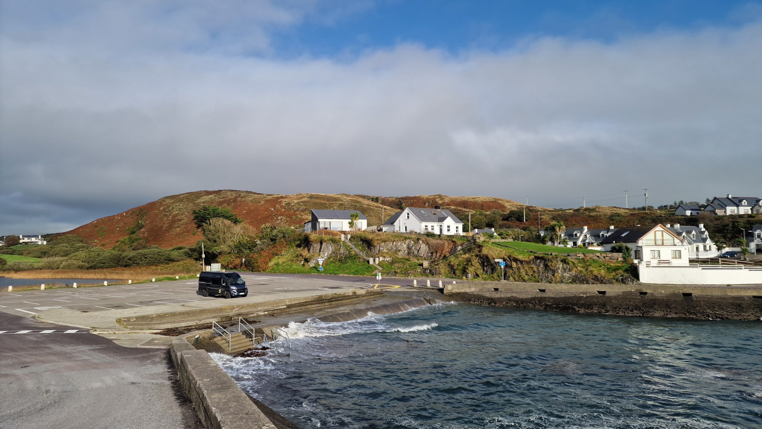 Tragumna Beach